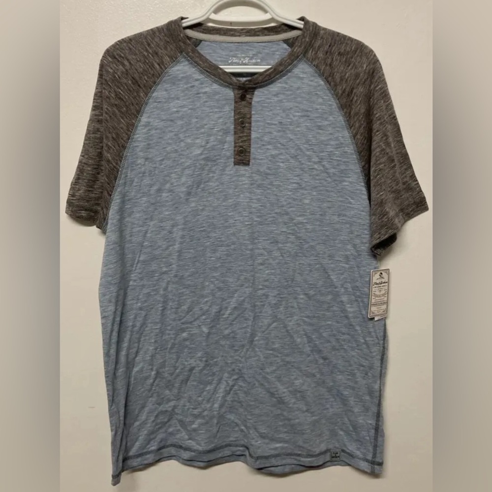 Flag & Anthem Men’s Henley Short Sleeves T-Shirt Size Medium Light Blue Grey NWT